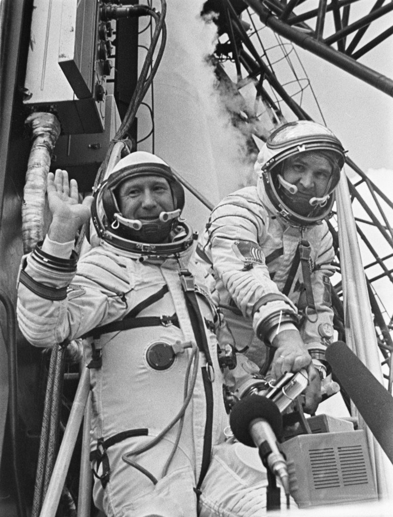 52 года назад человек впервые вышел в космос. История Алексея Леонова - Изображение 4 52 года назад человек впервые вышел в космос. История Алексея Леонова - Изображение 4
