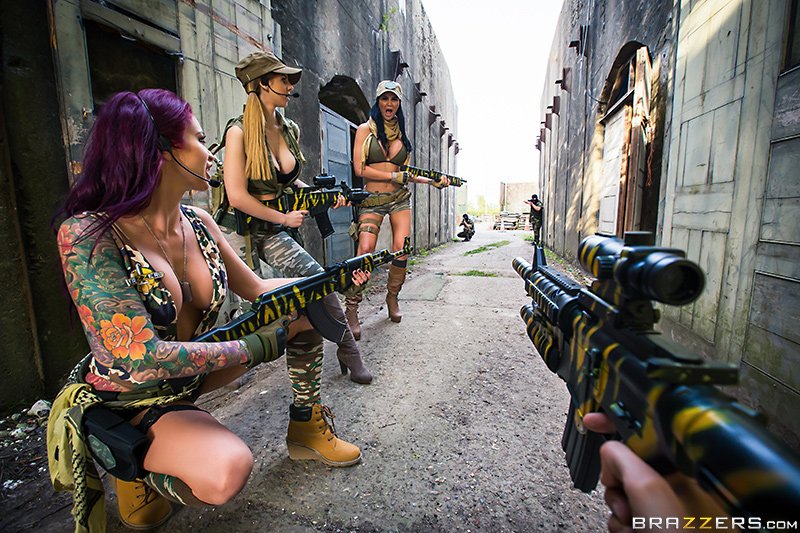 Очень смешные спецэффекты в порнопародии на Call of Duty - Изображение 1 Очень смешные спецэффекты в порнопародии на Call of Duty - Изображение 1