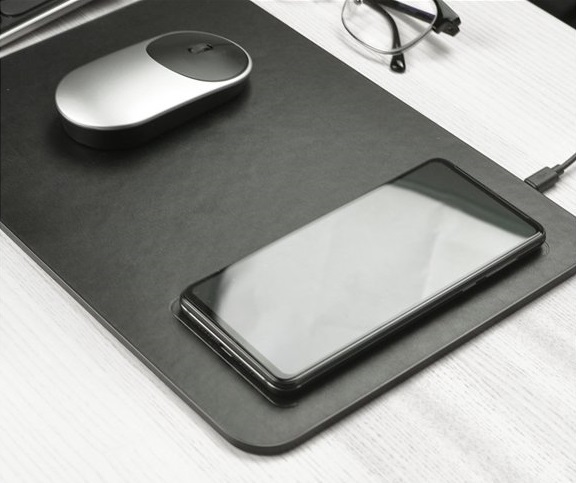 Коврик для мышки Xiaomi умеет заряжать смартфоны и стоит 1000 рублей | SE7EN.ws - Изображение 2